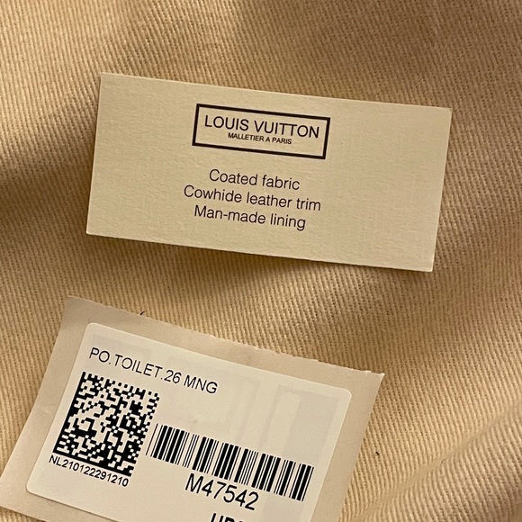 Louis Vuitton Toiletry 26 - Picture 6 of 8
